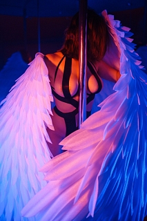 Девушка массажистка Диана, салон Рай Девушка массажистка Диана, салон Рай