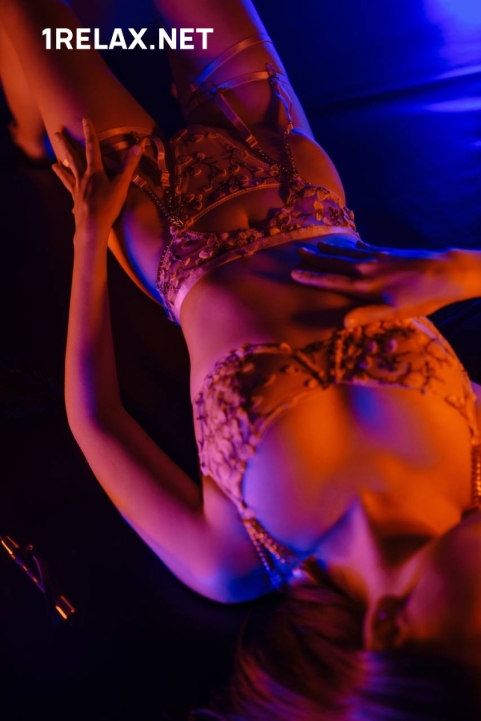 Девушка массажистка Софья, салон Ласка фото №2 Девушка массажистка Софья, салон Ласка фото №2